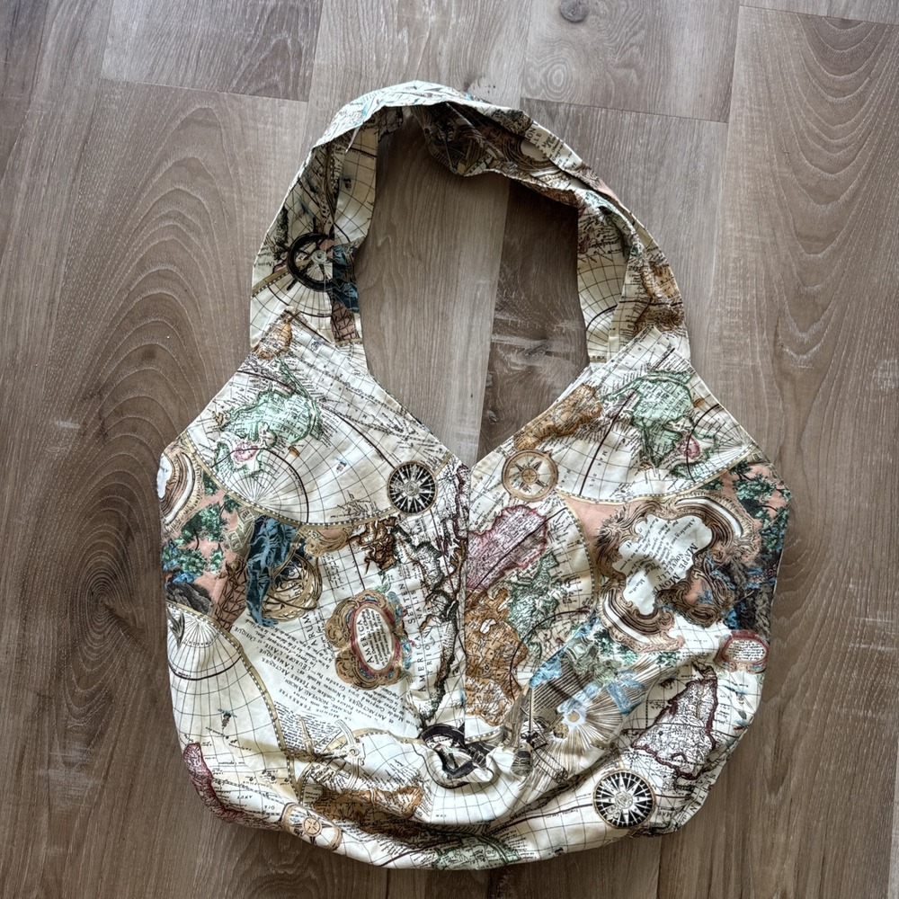Hobo Style‎ Shoulder Tote With Inside Pockets In A Map Print